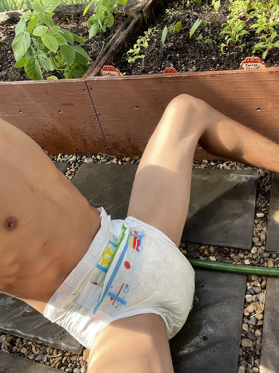 boy_dl2000's tweet photo. Plants wet. Pants… also wet 🙂‍↕️ https://t.co/mAERiFe38V