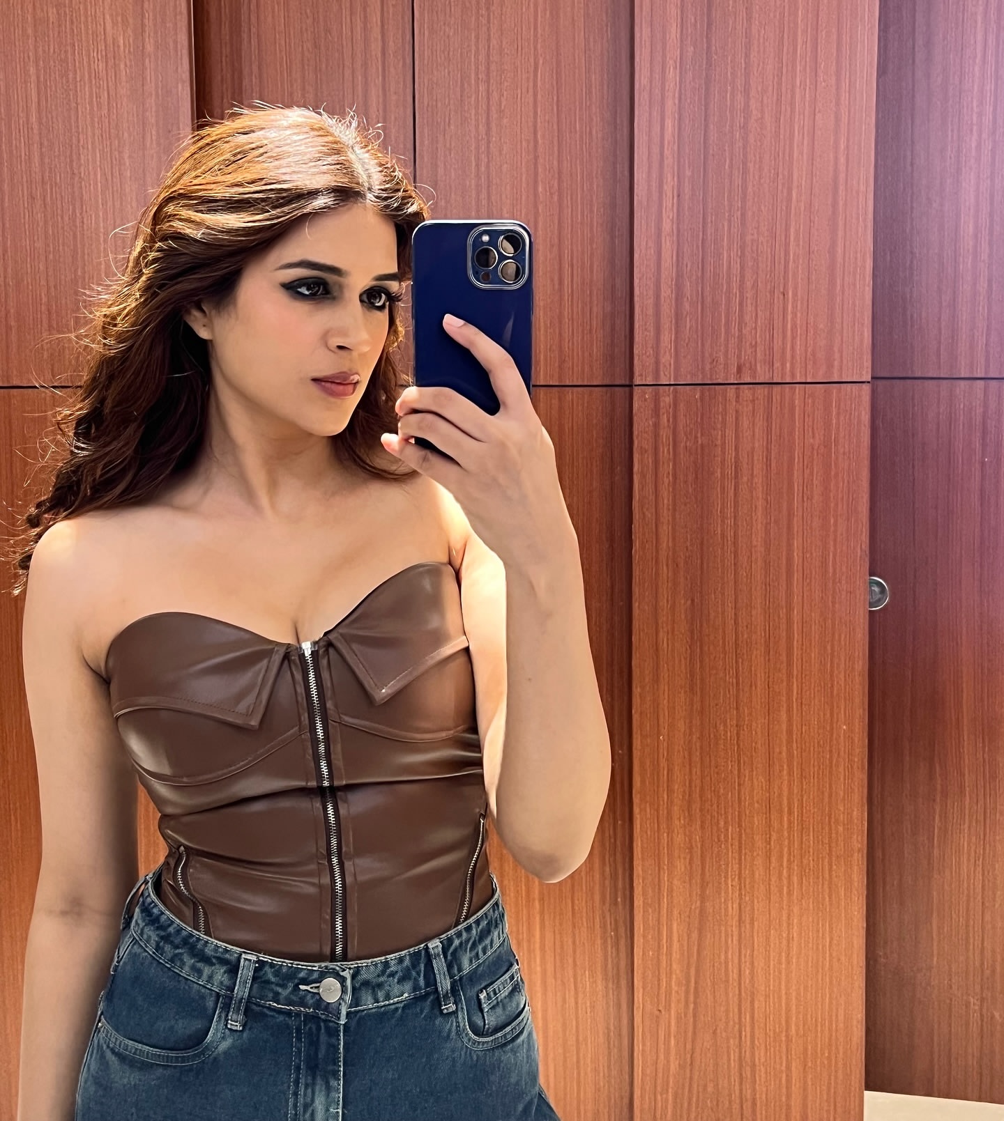 GmLV-GMa8AAb7mX?format=jpg&name=large