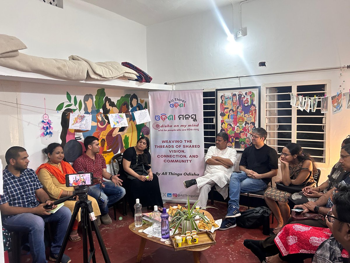Thanks Sonali&amp;Sambit for giving space for discussion on Rivers at #Her_Space @Odisha_Manaska with young professionals.
Rivers are living beings, citadel of civilization, centre of socio economic, cultural life &amp; ecology.
 let's do our best for rejuvenation starting with Gangua.