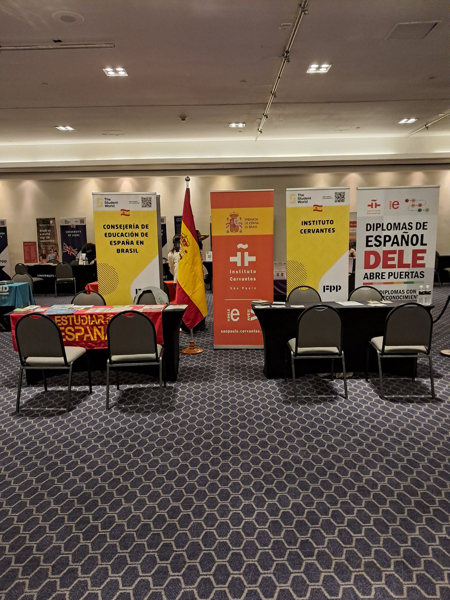 consejeriabr's tweet photo. En unos minutos comienza #TheStudentWorld en #SãoPaulo, #Brasil. Participamos con una mesa informativa y una ponencia sobre las posibilidades que hay para #EstudarnaEspanha. ¡Nos acompañan @sepiegob y el @InstCervantes! https://t.co/tq3qCReN5u