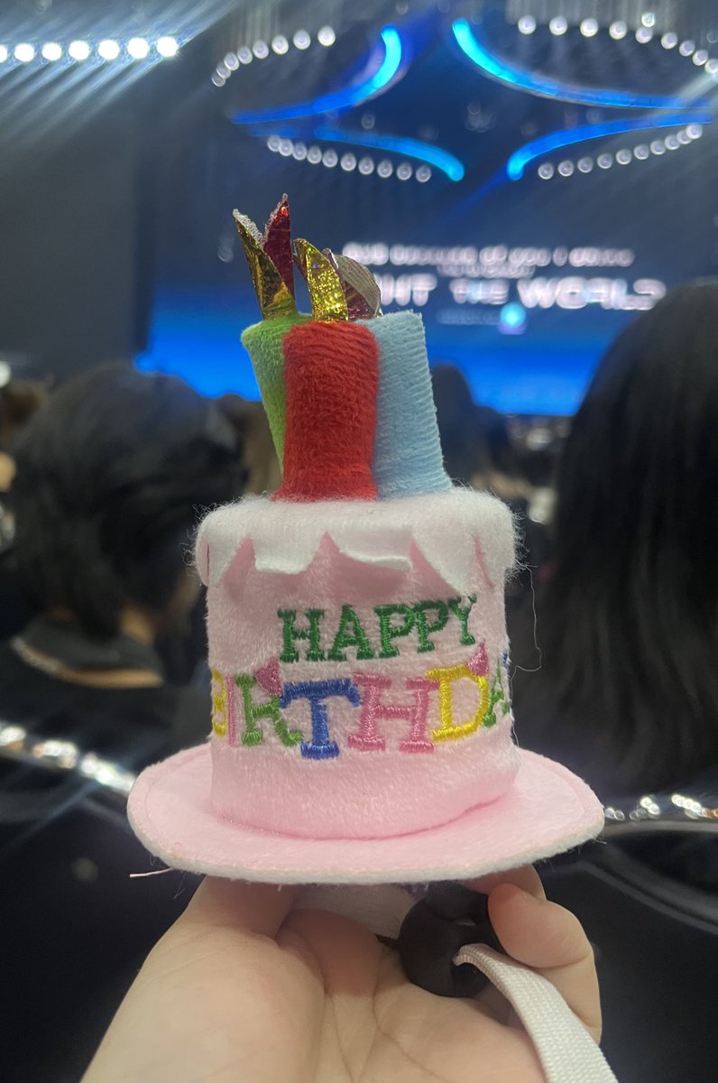 _mintchocoppol's tweet photo. ได้เอาเค้กมาให้ขุนเป่าแล้ว 🎂♡

Happy birthday นะคั้บขอให้ทุกความฝันของขุนพลเป็นจริงนะ 💘

#KHUNPOL 
#BUS_LIGHTTHEWORLD_D3 https://t.co/iLh1NQ1E9j