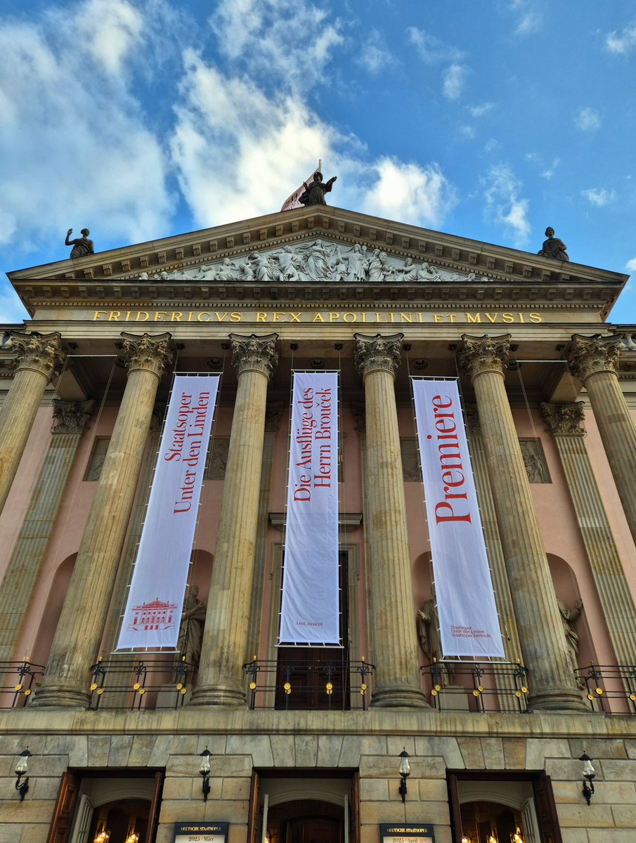 Opernjunkie's tweet photo. Mit der heutigen #Premiere von Leoš #Janáček|s #DieAusflügeDesHerrnBrouček an der #StaatsoperBerlin erlebe ich heute meine 444. verschiedene Oper 🥳🎶 https://t.co/RVOixtE77m