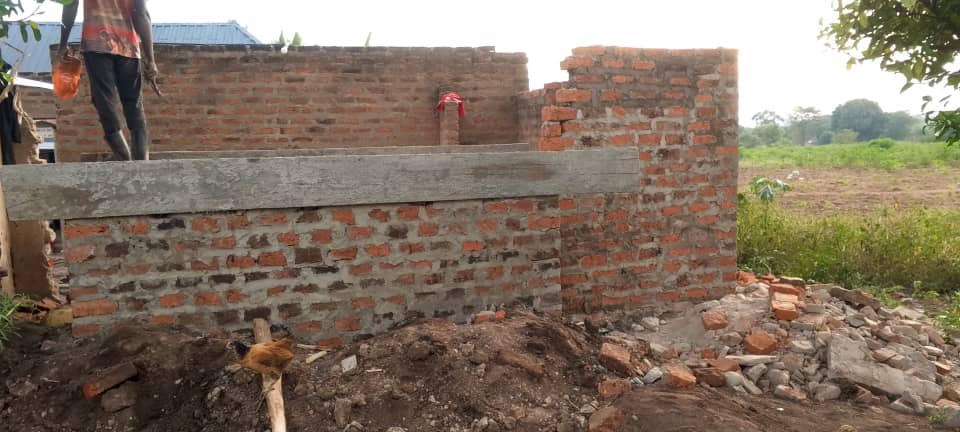 orphansofuganda's tweet photo. Step 4: Progress Update! We're almost 25% done building as the foundation level is done, and securing a toilet for our orphanage home. Every child deserves a healthy home with proper sanitation. Let’s keep pushing to make this a reality!
#BitcoinForOrphans #HealthForAl https://t.co/TSbxOqkDL4