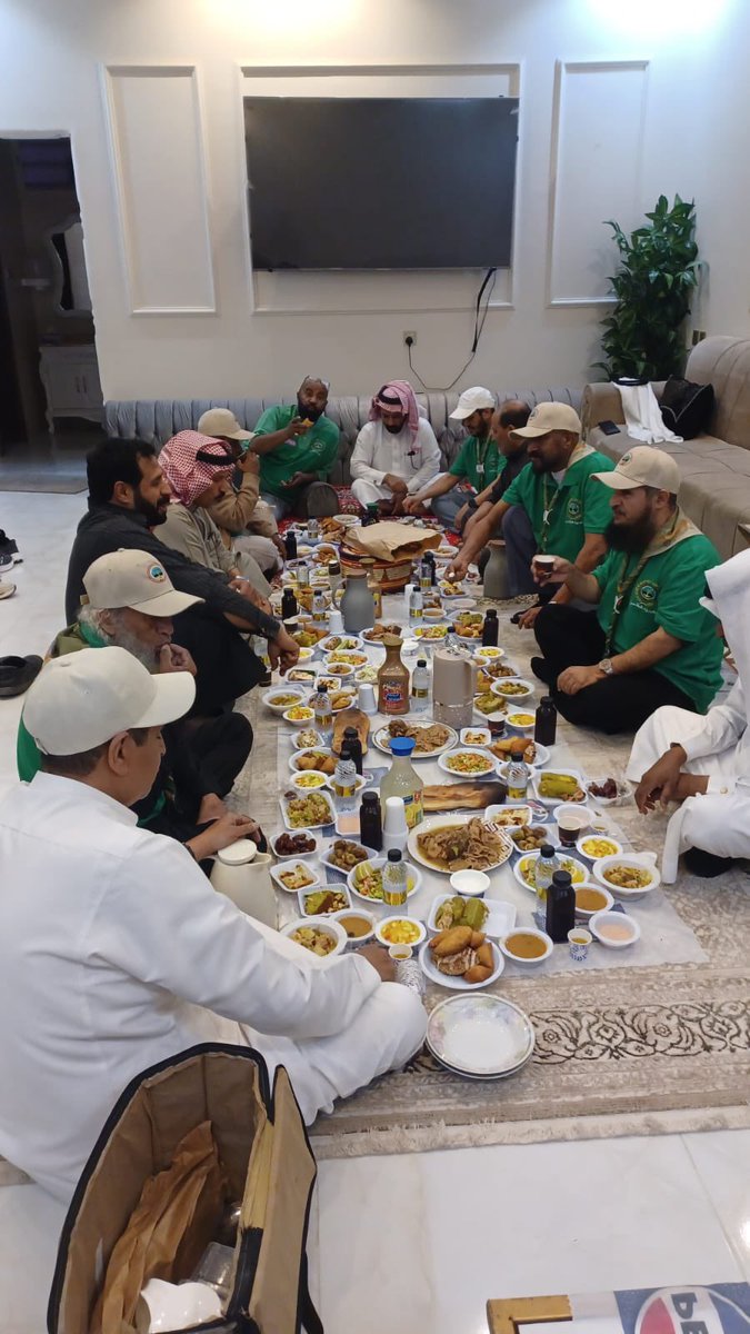 #الأحد_16_مارس_2020 
#الأحد_١٦_رمضان_١٤٤٦هـ
رواد مكتب كشافة عسير
 في إفطار جماعي ساد فيه الود والروحانية بين رواد بقيادة مدير المكتب الرائد مستور الشهراني،،
#رمضان_مبارك 
#رواد_مكتب_كشافة_عسير