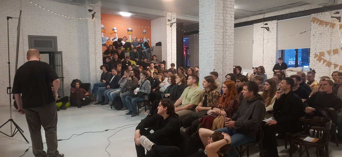 Egorbeschastnov's tweet photo. В Ростове, на лекции Ватоадмина организованной ЛПР @LprTweets собралось порядка 100 человек. Вот несколько фоток оттуда https://t.co/YxDBk86aHI
