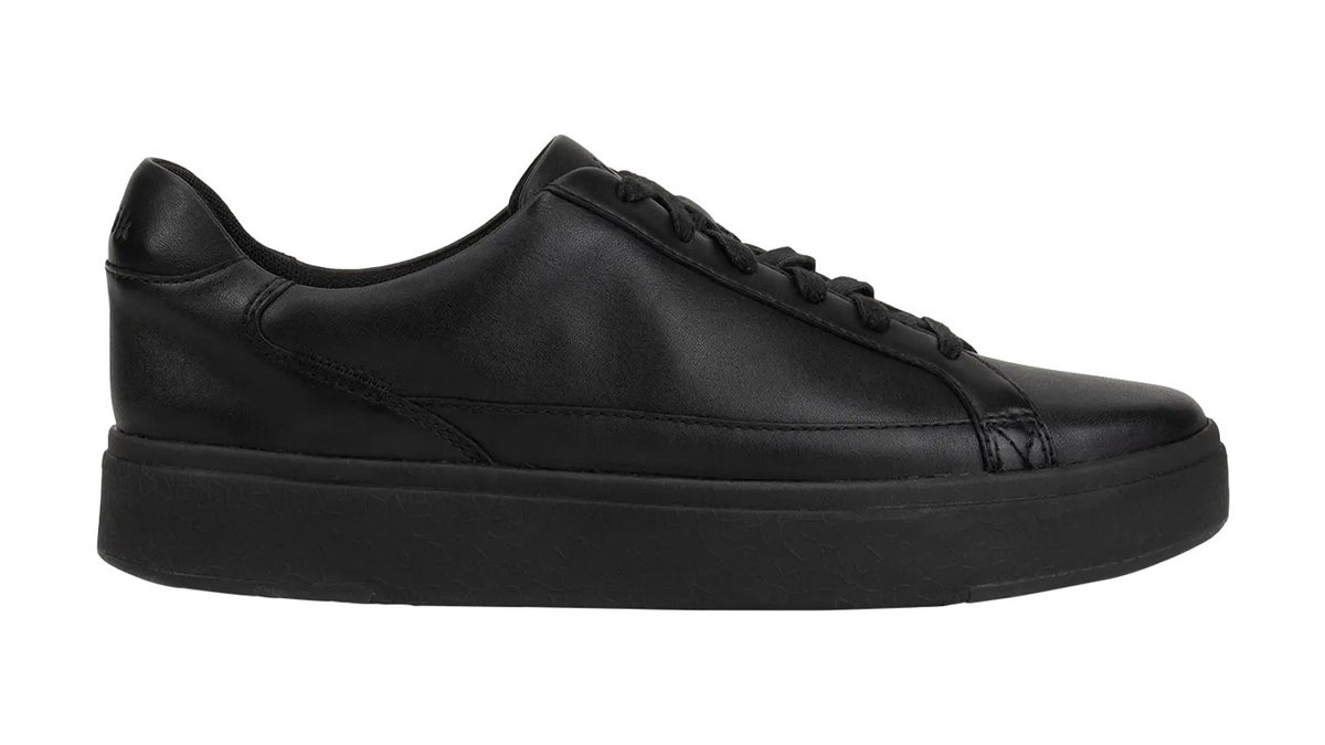 rossrc's tweet photo. @wearkizik I love your shoes, but why don't you have an all Black Leather Shoe for men (in size 9 wide ee). You used to have the Vegas, but it looks like you're phasing that out. https://t.co/XlyAT0rW0F