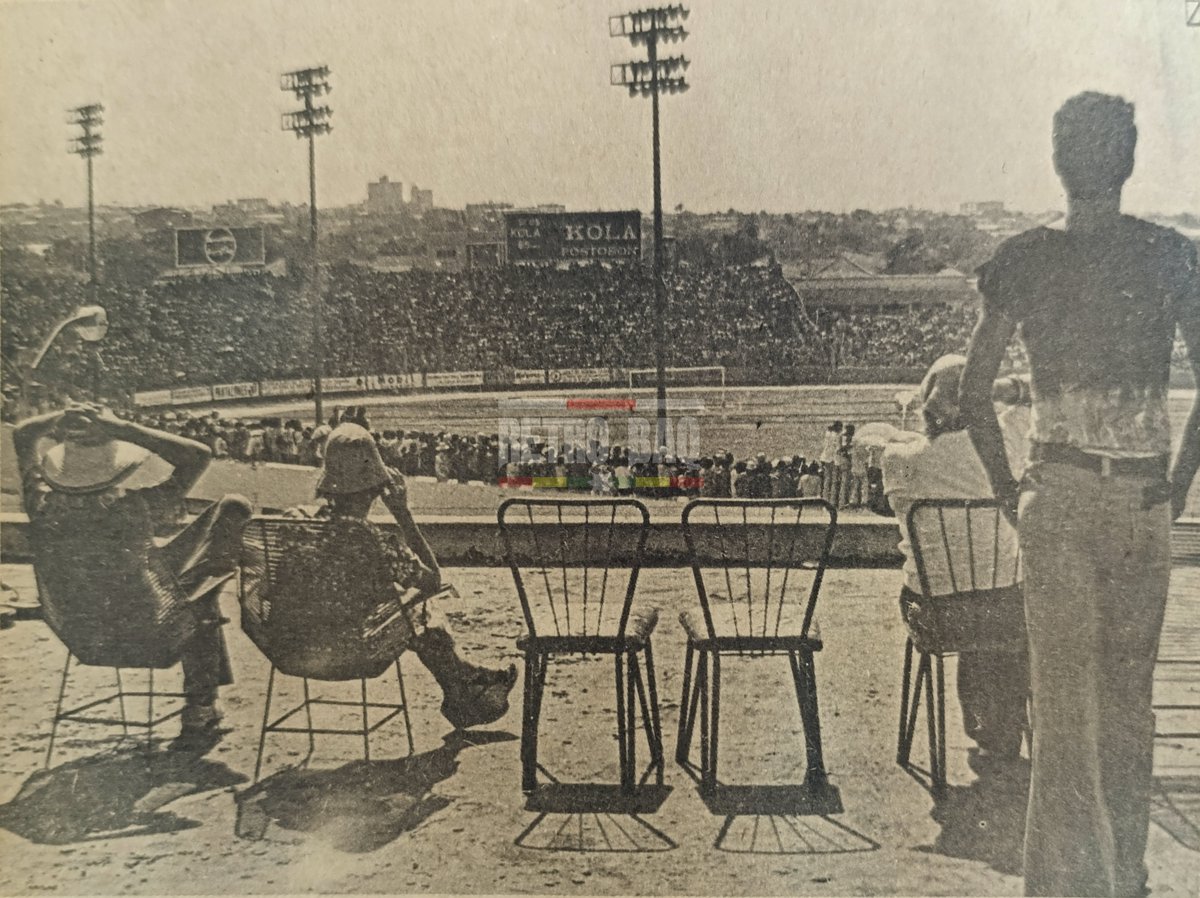 En los años 70, la pasión por el Junior de Barranquilla se vivía con intensidad. Los aficionados hacían fila desde las siete de la mañana para conseguir un buen lugar, algunos llevaban almuerzo, sombrillas para protegerse del intenso sol y otros buscaban la azotea de algún
