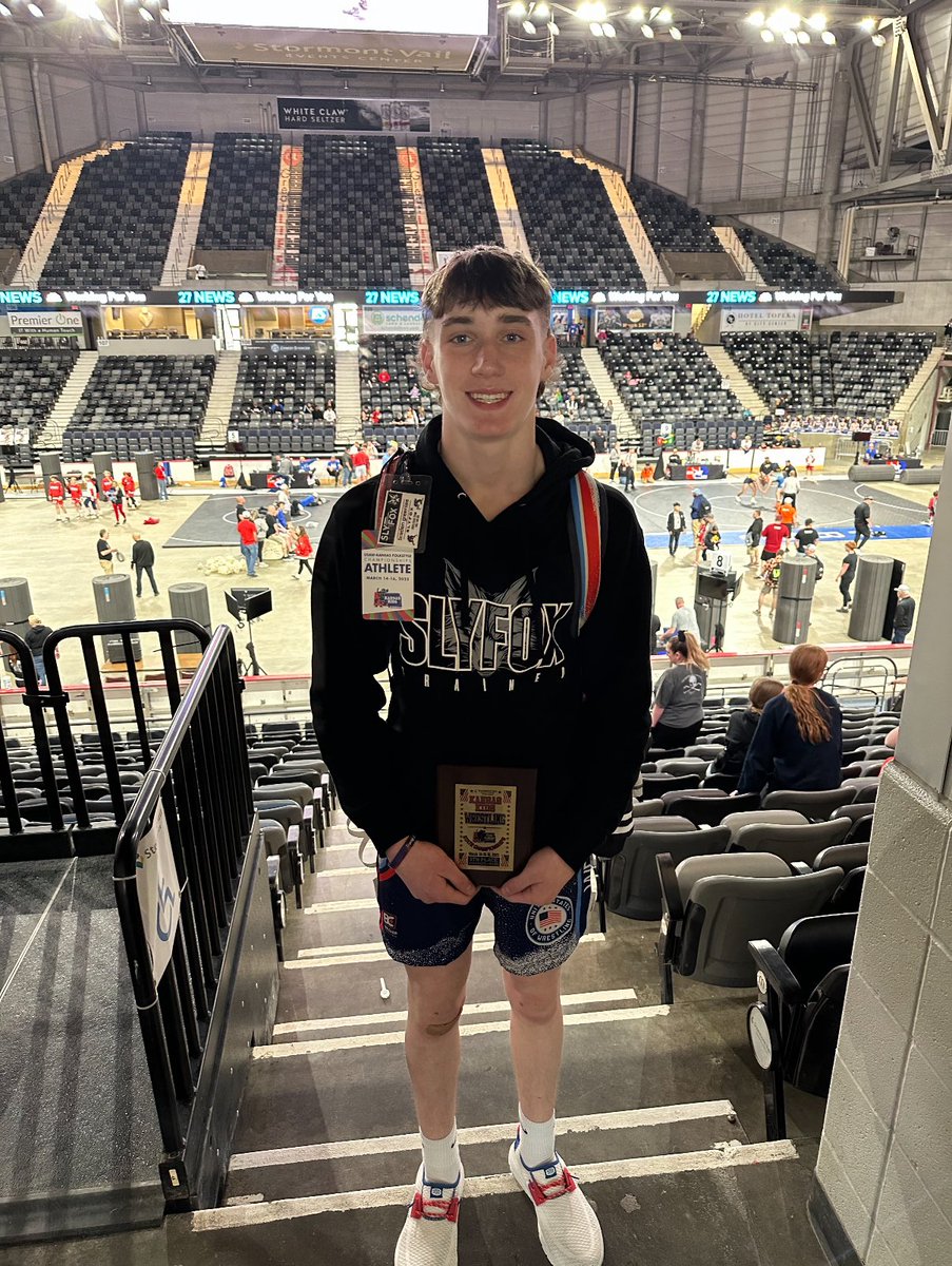 owhswrestling's tweet photo. Congrats to freshman, Braden Greenlee, on his 5th place finish at the USAWKS State Wrestling Championships. Proud of this kid for continuing to compete. Bright future for him (and twin brother Ashton!) https://t.co/vMZODzHsBp