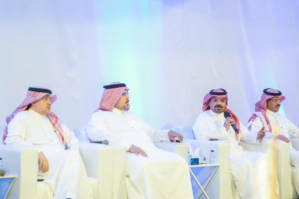 tabukchamber's tweet photo. #يحدث_الآن | 
نقاشات ثرية عبر #ديوانية_غرفة_تبوك حول دعم المشاريع والتمويل، بمشاركة مدير بنك التنمية بتبوك أ.حامد العنزي ومدير معهد "ريادة" بالمنطقة م.فهد المطيري، بحضور رجال وسيدات الأعمال ورواد المشاريع الناشئة والصغيرة.

#ديوانية_غرفة_تبوك
#غرفة_تبوك
@SDB_sa
@Riyadah_ https://t.co/si4cvMQYd0