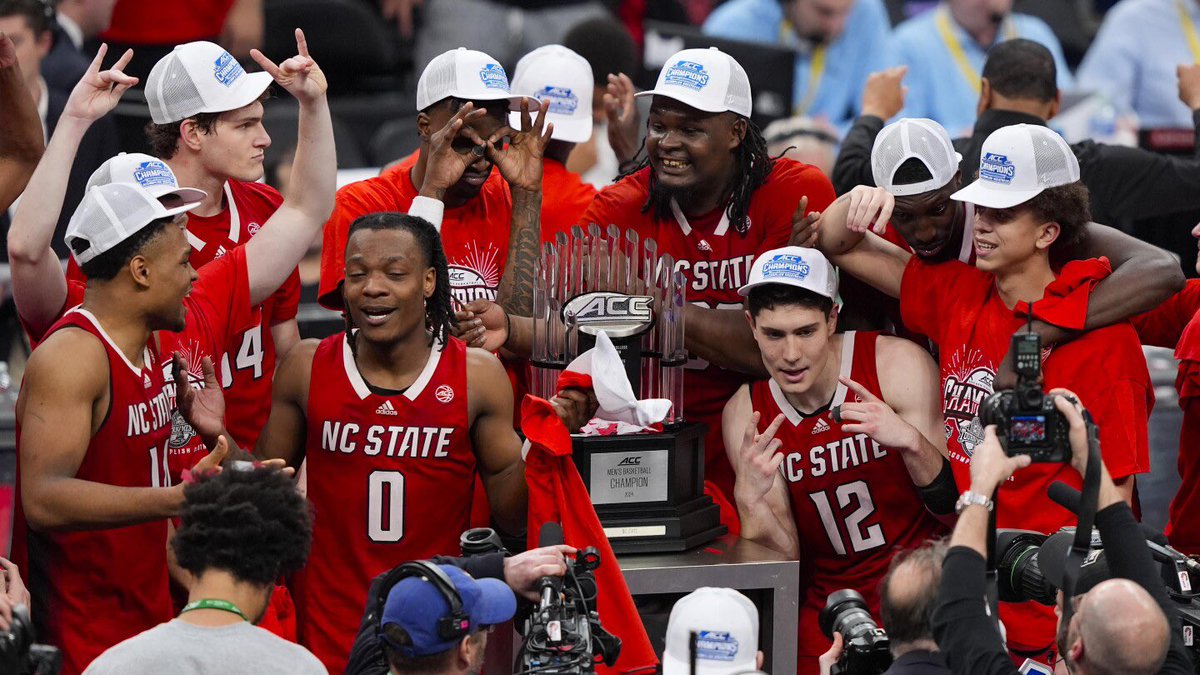 BarstoolPack's tweet photo. One year ago, today… https://t.co/M57Z6ReDt2
