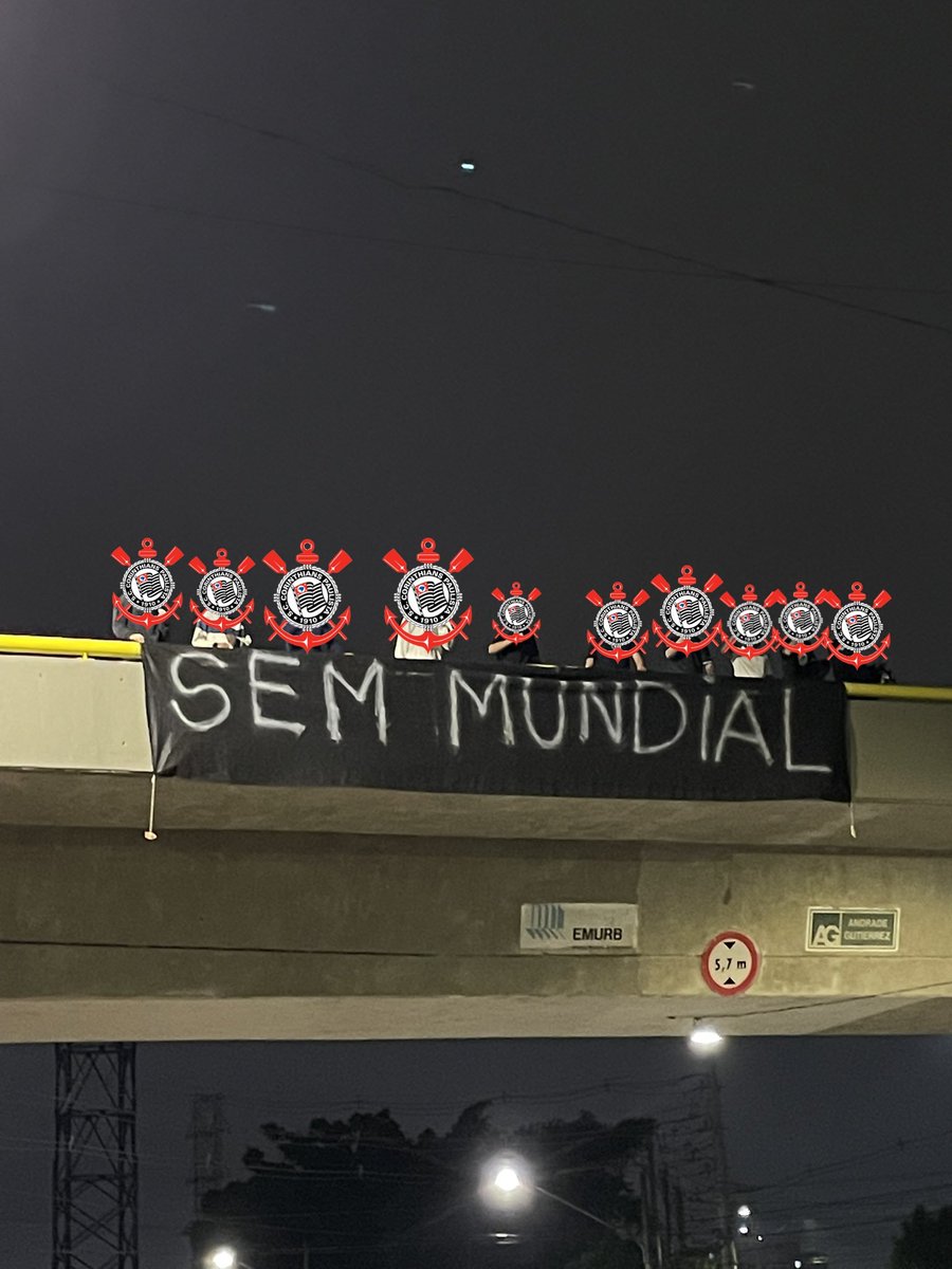 elyelsccp's tweet photo. O Derby já começou 🦅🔪🐖 https://t.co/9kQlmajJr4