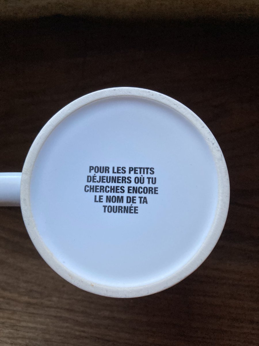 TaillartValerie's tweet photo. Mon nouveau mug préféré 🥰
Cc @jdoreofficiel 🙃
PS : j’ai rêvé de baleines toute la nuit 💙
#ProutTour #GoldenTour #Pestacle https://t.co/AM9xxlAjwJ