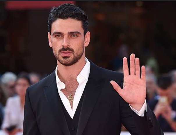 Hello to my lovely fans♥️♥️🥰