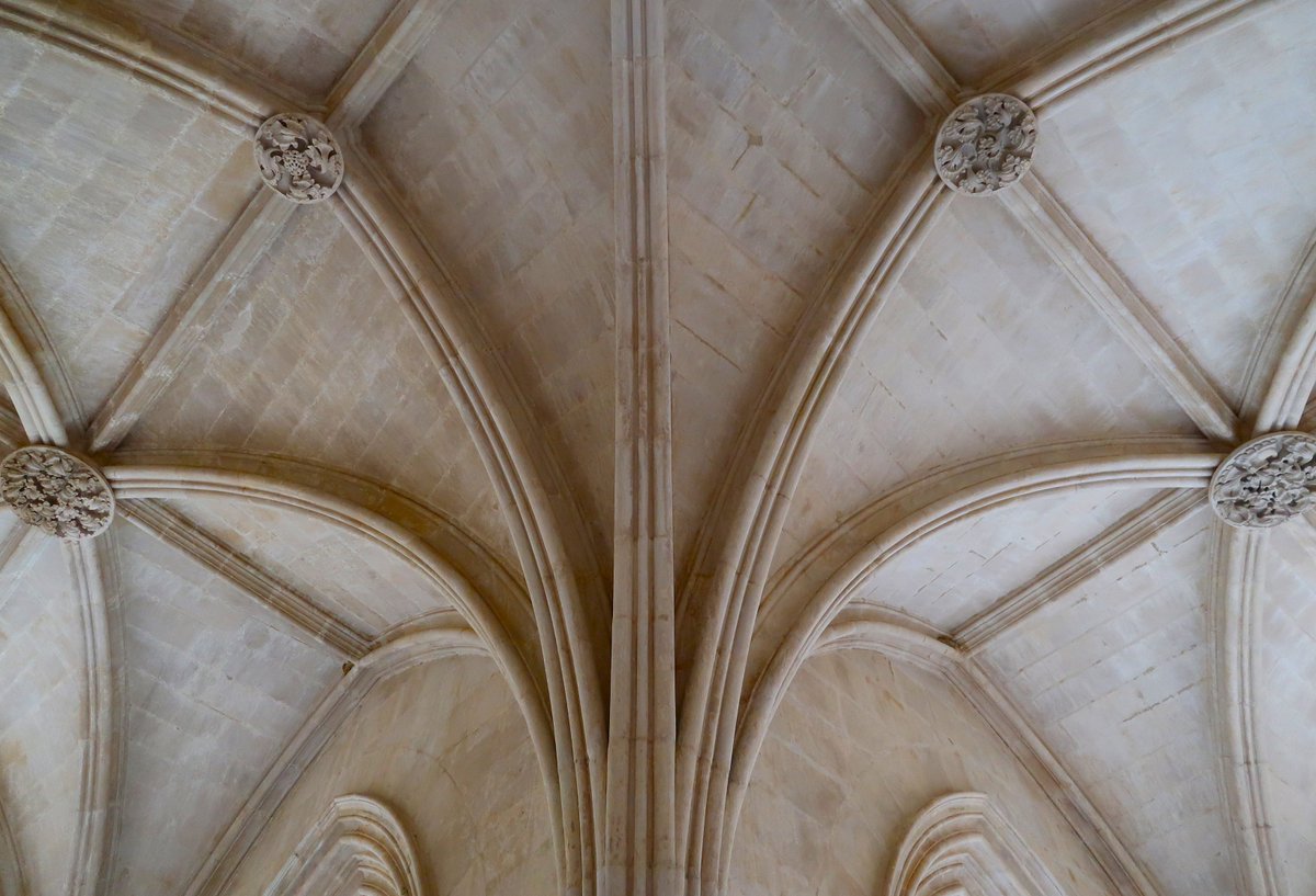 isabelpinheiro's tweet image. #architecture #stonework #art #Batalha #Portugal