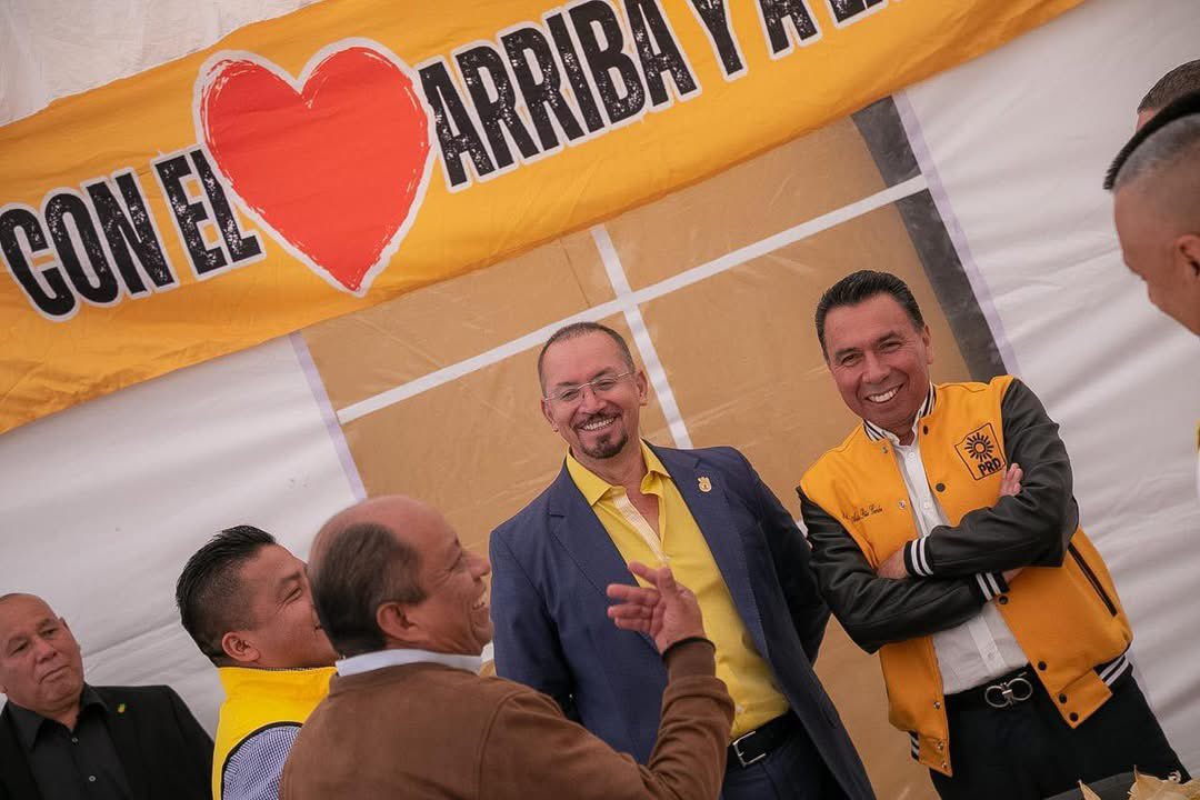 OOA_Oficial's tweet photo. ¡No hay mejor manera de iniciar el día que en casa! ☀️
Estamos a punto de arrancar el IX Consejo Estatal del @PRDEstado con el que damos paso a una nueva etapa del #SolAzteca mexiquense.
#OrgulloPerredista
#Edomex
#OOA https://t.co/kbTGNWxG6g