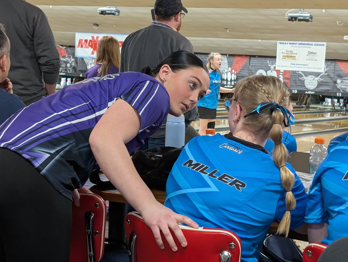 Alivia had to pull out of game six, and Ella filled in. One of the opposing players came to console her. Sportsmanship at the highest level...