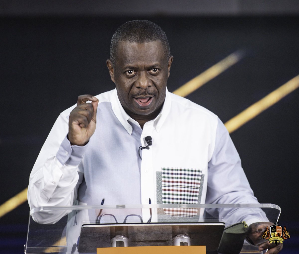CovenantCCentre's tweet photo. If there is anything God’s heart rejoices in giving to man, it is;
1️⃣Wisdom
2️⃣Knowledge
It is why Pastor Poju encourages us to pray this, “Father! Give me eyes that see and ears that hear”. This is so important.
#tcnservices #Insightsforliving #PastorPoju https://t.co/tbg1gtTK7f