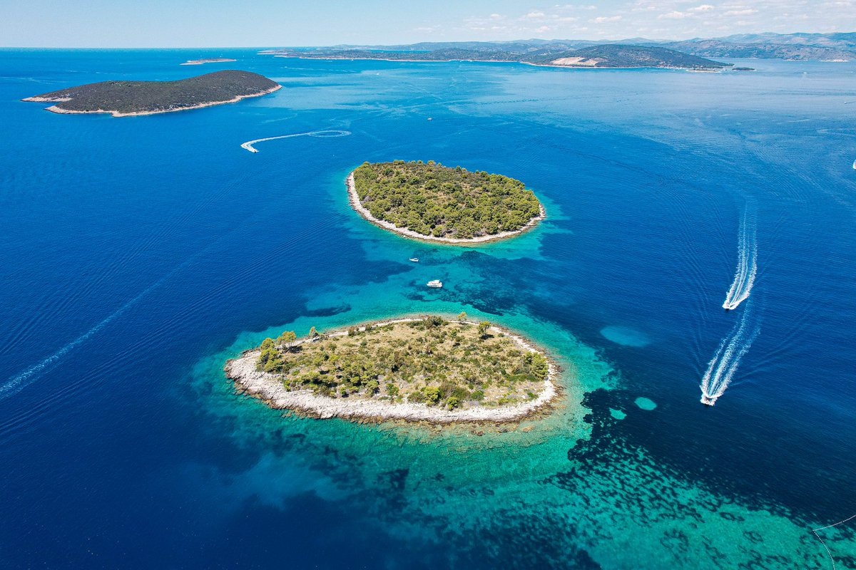 HomeRentAgency's tweet image. Book your summer vacation in Croatia with @_home_rent ☀️🌿💙

#homerent #makarska #split #brac #hvar #solta #islands #croatiafulloflife #croatia #summer #holiday #booking #vacation #travelling #visitcroatia #dalmatia