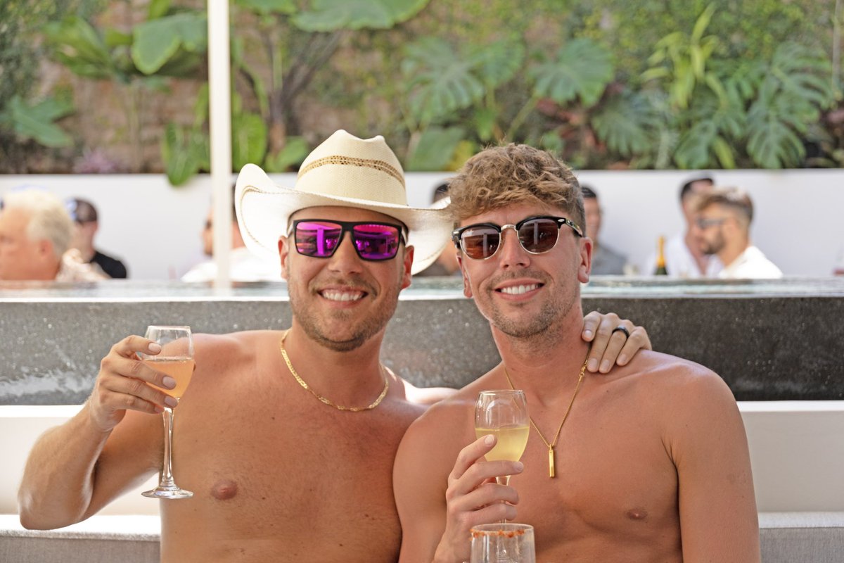 br_webb's tweet photo. High energy, high heels, and high spiritsโwelcome to fabulous, brand new Sunday drag brunch in Puerto Vallarta at the @trysthotels. Itโs fierce!
#HomoCultureTour #TheTryst #TrystHotels #DragBrunch #PuertoVallarta #SundayFunday #ilovegay #gaylife #gaytravel #gaycation https://t.co/g8ayhpDUXi