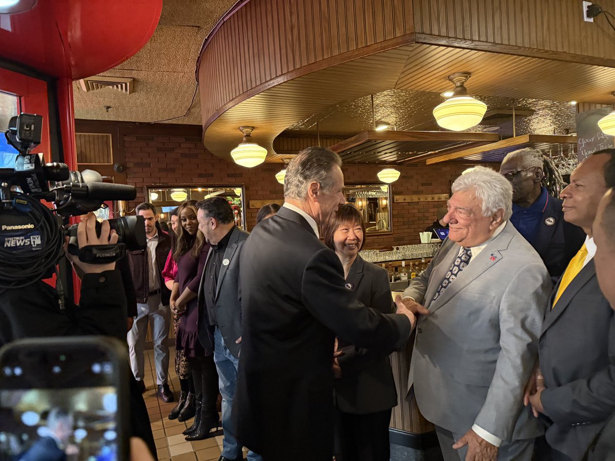 Kelly Mena tweet media