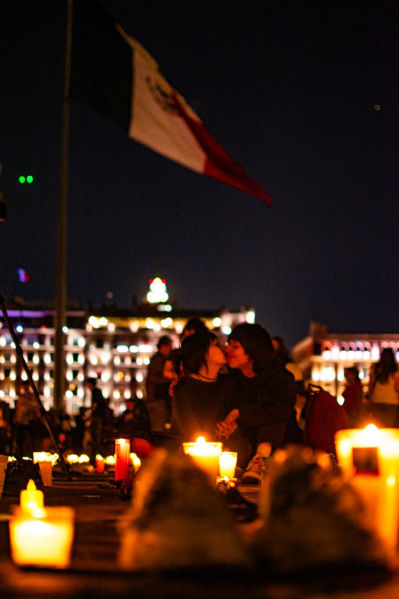 ¿Qué nos queda en esta guerra? 🏴 
No dejar que nos exterminen el amor.

#lutonacional 
No más campos de exterminio en Jalisco y México.