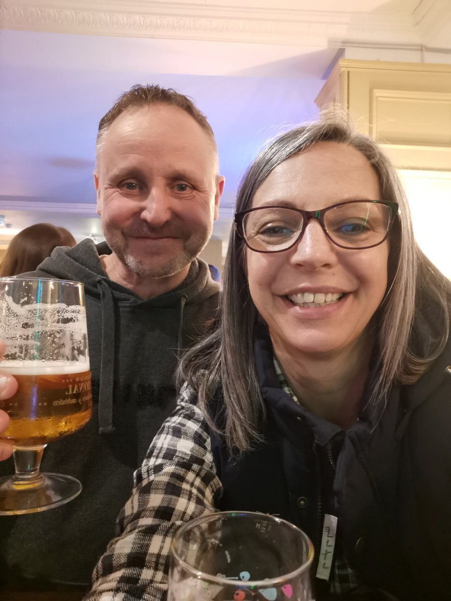 VickyVdol's tweet photo. Up the Blades ⚔️😁 https://t.co/hfQLwmhAdc