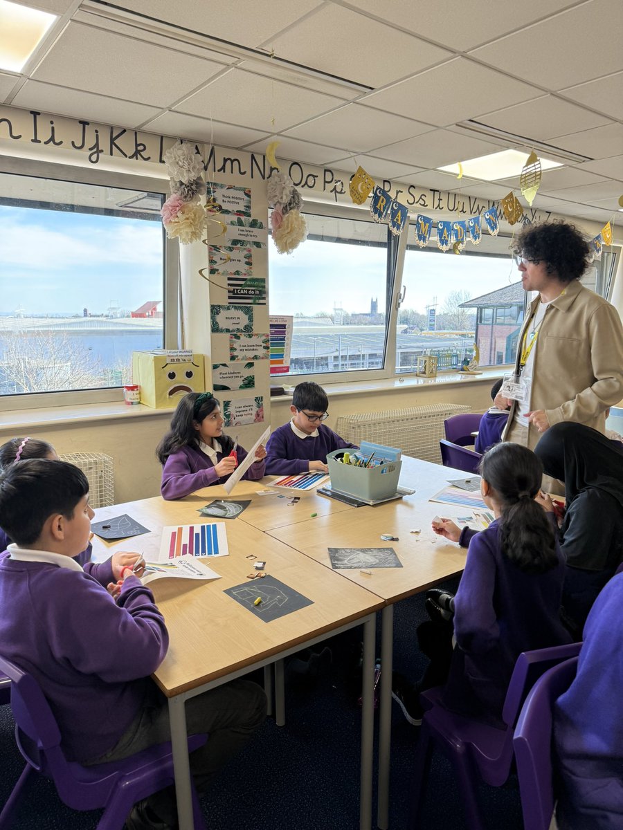 olive_bolton's tweet photo. Our Year 5 children engage in scientific discussions with students from @UoMSciEng #WeAreStar #Ambition #EarthAndBeyond #BSW #BritishScienceWeek #Constellations #Ambition #Respect #Teamwork #LoveLearning #Science #Scientists https://t.co/UyxNKDaSgh
