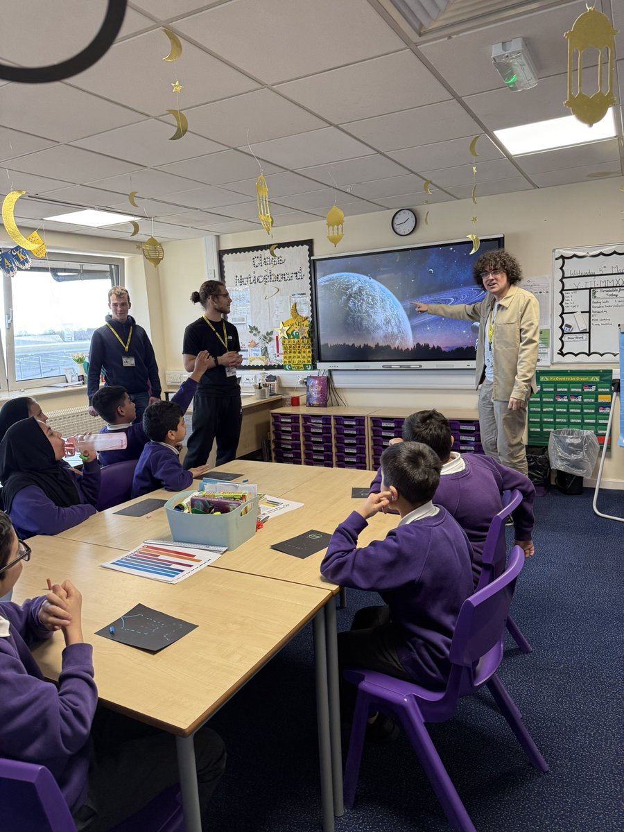 olive_bolton's tweet photo. Our Year 5 children engage in scientific discussions with students from @UoMSciEng #WeAreStar #Ambition #EarthAndBeyond #BSW #BritishScienceWeek #Constellations #Ambition #Respect #Teamwork #LoveLearning #Science #Scientists https://t.co/UyxNKDaSgh