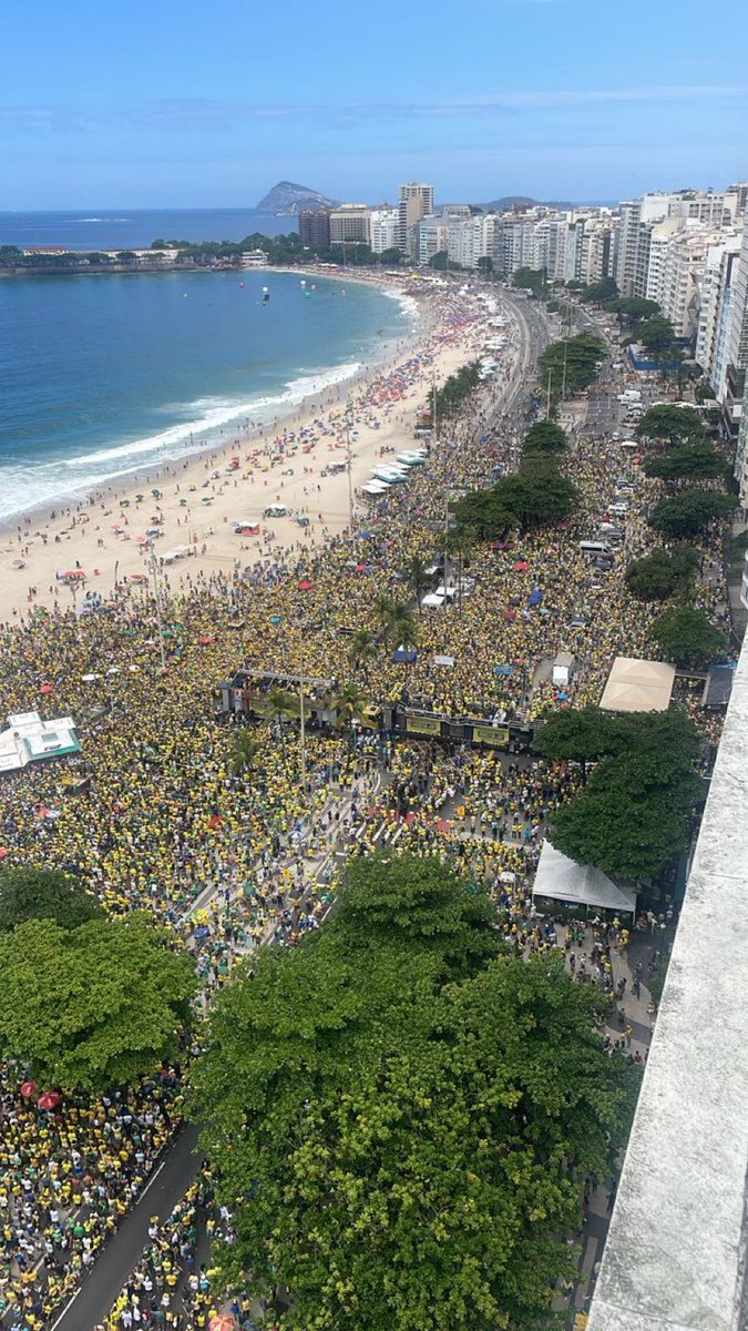 silvionavarro's tweet photo. Imagem da Polícia Militar do Rio de Janeiro. https://t.co/kNQ1IVqhdY
