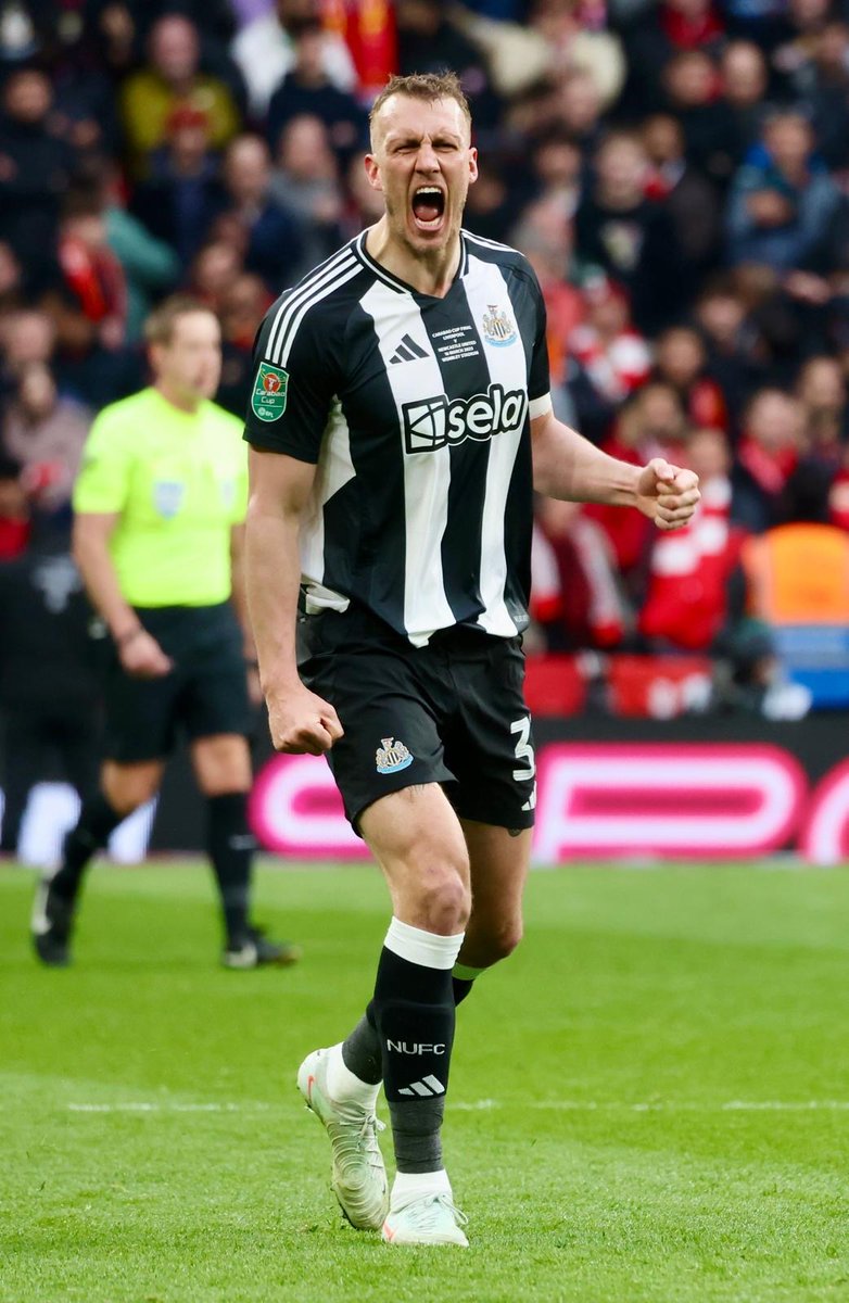 ChronicleNUFC's tweet photo. The man from Blyth at Wembley! #NUFC https://t.co/RBhZIJ9PqB