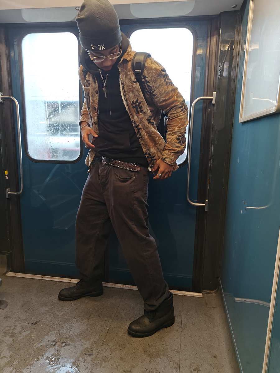 jey_chris_2_3k's tweet image. RDV MERCREDI 19/03 POUR "TRAP UNIT"
Mais qui ce negro a-t-il bien pu inviter pour faire ce putin de track!?
#trapunit #osum