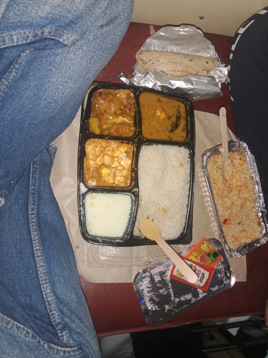 GrowWithVishalG's tweet photo. @RailwaySeva @IRCTCofficial

PNR: 2131081379 | Train: 14089 | Class: 3A | Date: 16-03-2025

आज मेरी सीट पर पैंट्री स्टाफ ने वेज थाली और वेज बिरयानी दी और ₹340/- चार्ज किए, जो तय दरों से ज्यादा हैं। भोजन की गुणवत्ता भी बेहद खराब है। कृपया इस पर उचित कार्रवाई करें। https://t.co/6ksvWKNUTu