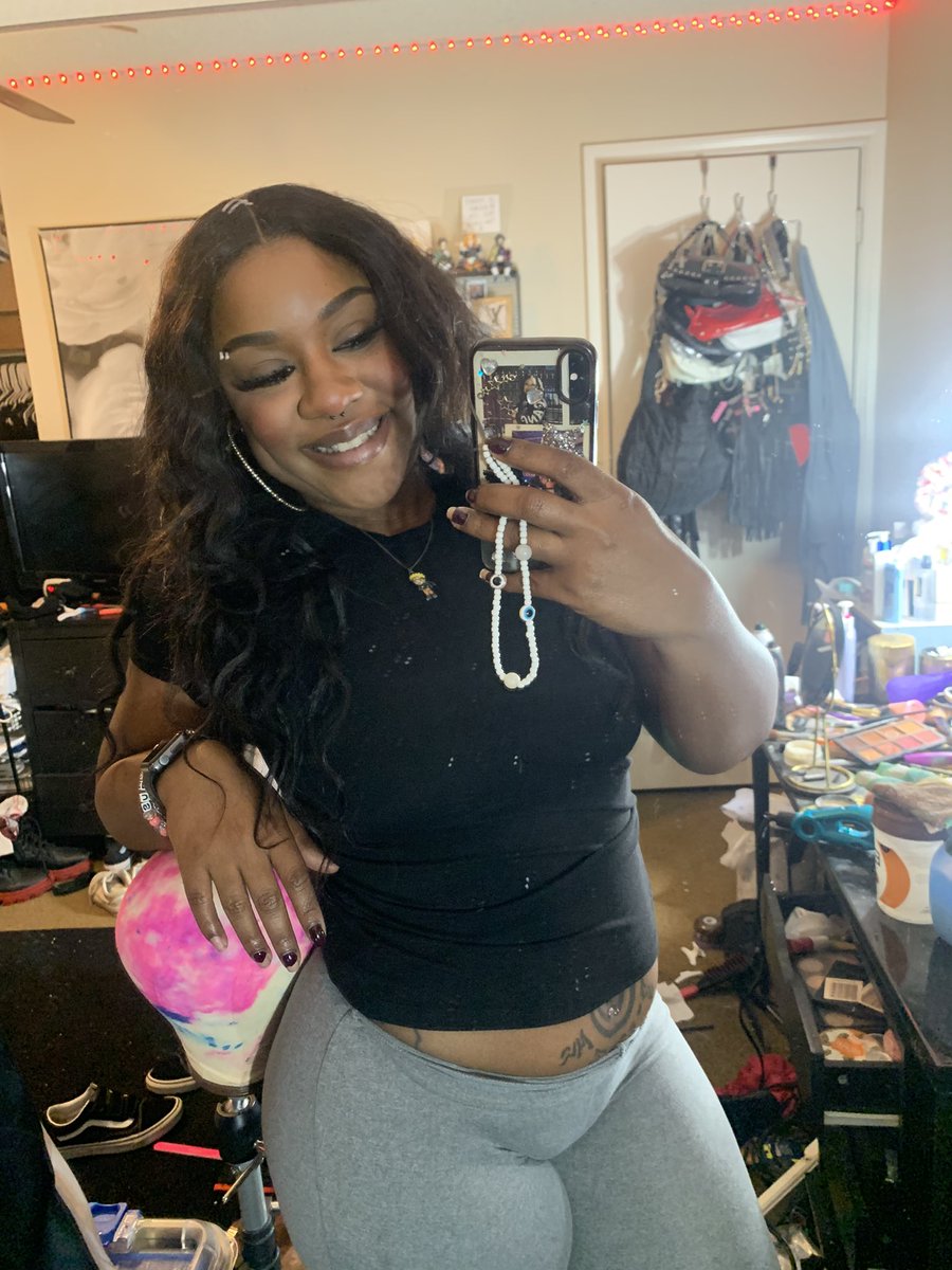 2Chaez's tweet image. 