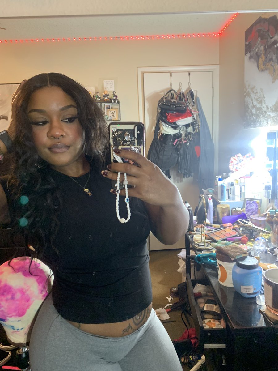 2Chaez's tweet image. 