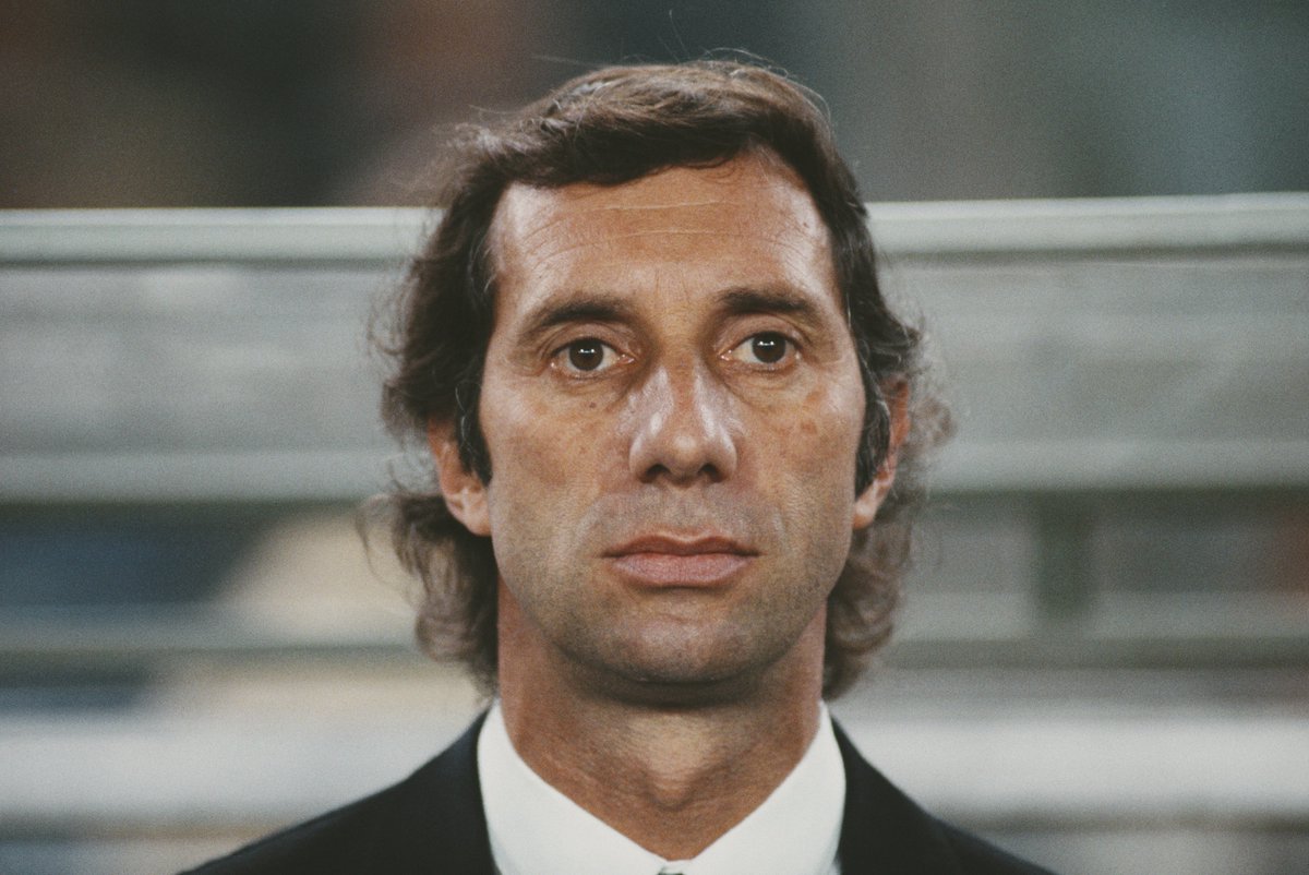 VSportsTM's tweet photo. Carlos Salvador Bilardo cumple 87 años. El hombre que se olvidó de vivir por el amor incondicional que sintió y siente por el fútbol. Campeón del Mundo en 1986 con Argentina 🇦🇷. Miles de anécdotas y frases para repasar. SALE HILO 👇 https://t.co/4pQzxGNDHJ