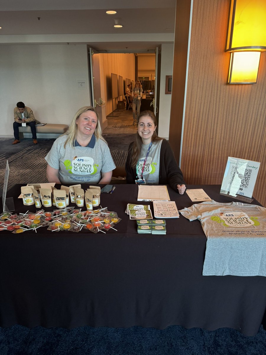 ApsDsoft's tweet image. come to squishy science Sunday for some fun science activities indoor and outdoor!! We’ll be here 11 am - 3 pm