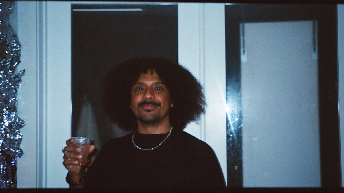 Isaiah Frost Rivera (@isaiah__frost) on Twitter photo Balloons on my page 😌 here’s to 29! 🎉🥳👏🎊🎈 Balloons on my page 😌 here’s to 29! 🎉🥳👏🎊🎈