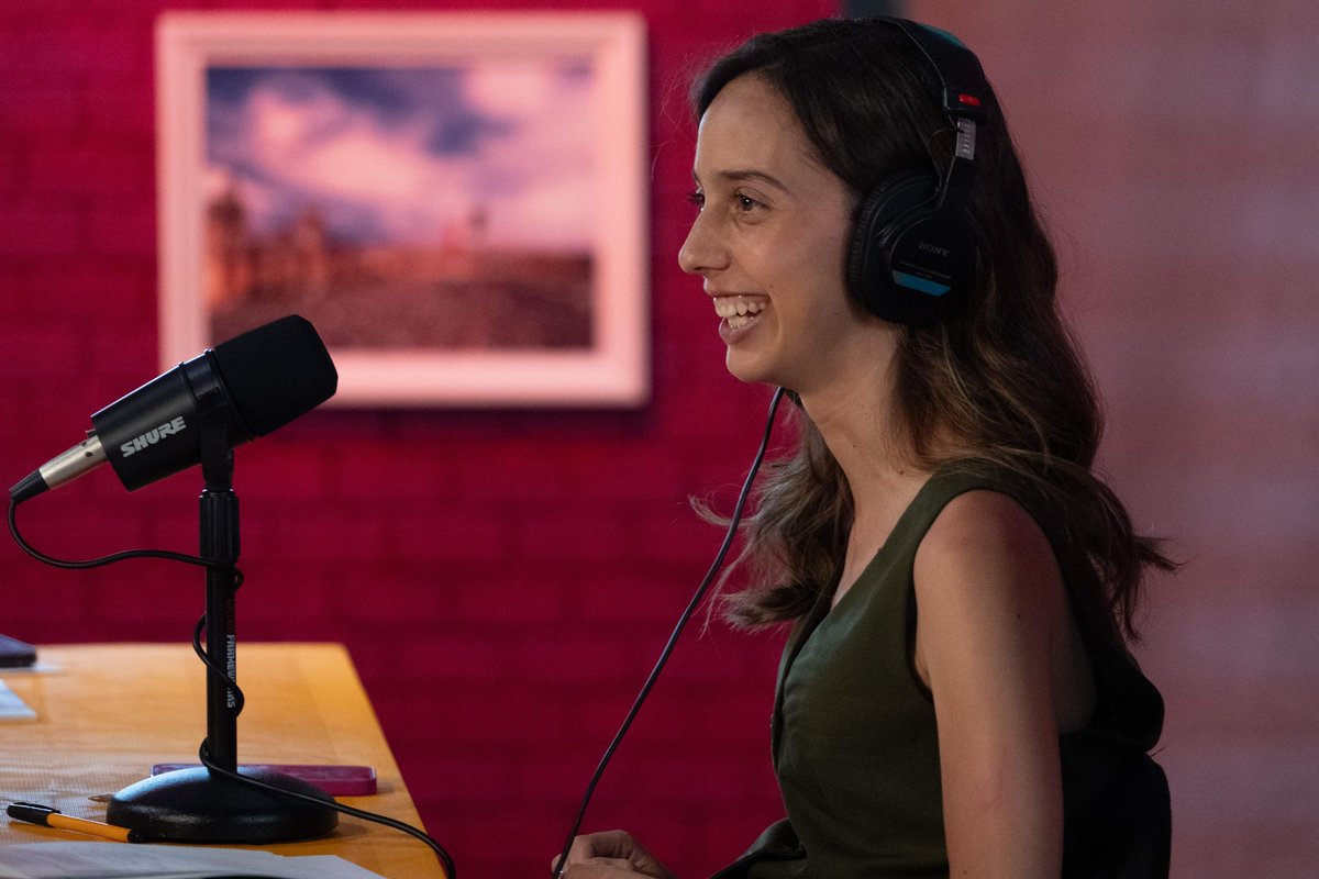 PartidoMorenaMx's tweet photo. 🎙️ Así vivimos el primer episodio de #LaMoreniza, el podcast de la Transformación.

Hablamos de los temas que importan a nuestro país y, sobre todo, desmentimos a quienes mienten como respiran. Porque la verdad y el pueblo siempre van de la mano.

¡Revívelo en nuestras redes y no te pierdas ningún detalle!