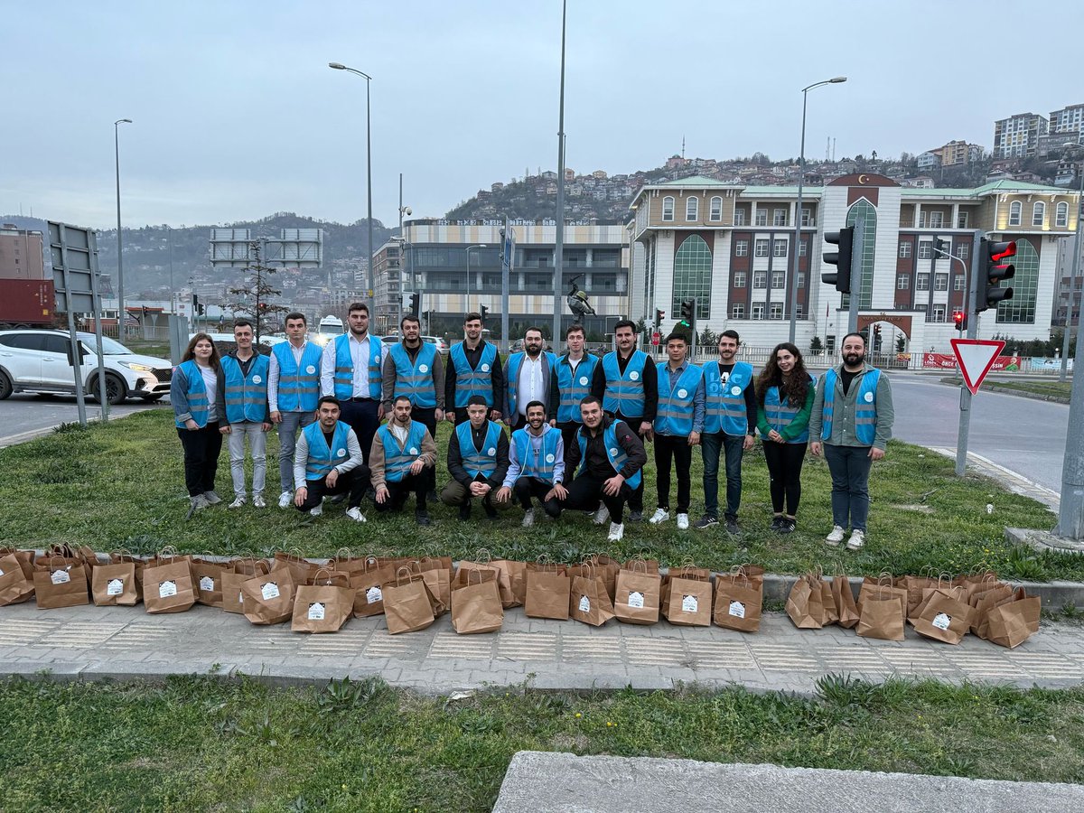 İftara 5 Kala…

Yerel Yönetimlerden sorumlu Genel Başkan Yardımcımız MYK üyemiz ve Genel Merkez MKYK üyelerimizin katılımlarıyla gerçekleştirdiğimiz İftara 5 Kala programımızda bir araya geldik.