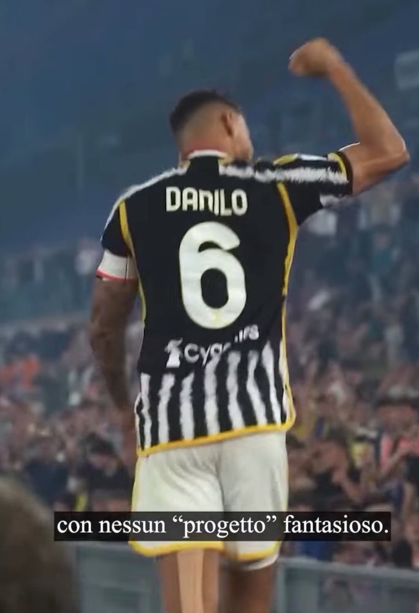 Gli diedero del folle.