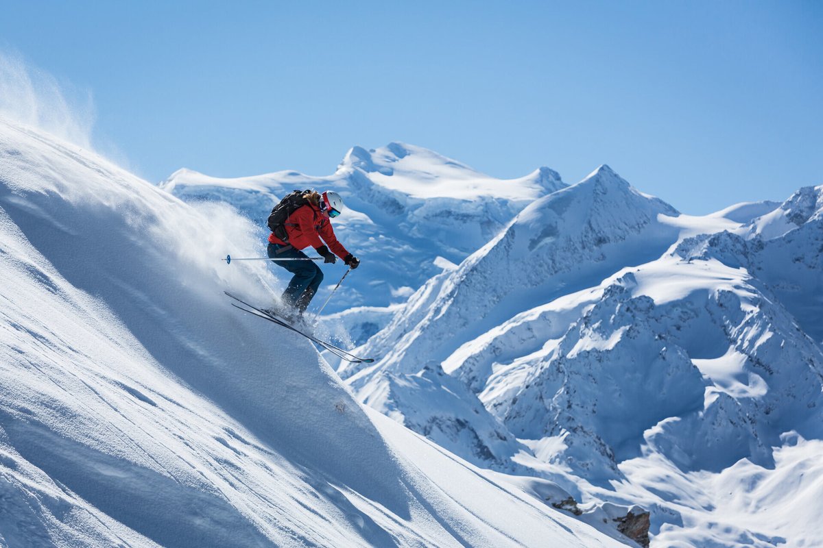 luxurylifestyle's tweet photo. 2025/26 Epic Pass Launches at Lowest Price of the Year https://t.co/SYE31uukTC #ski #skivacation #skiing #vacation https://t.co/2p6Hpti8zb