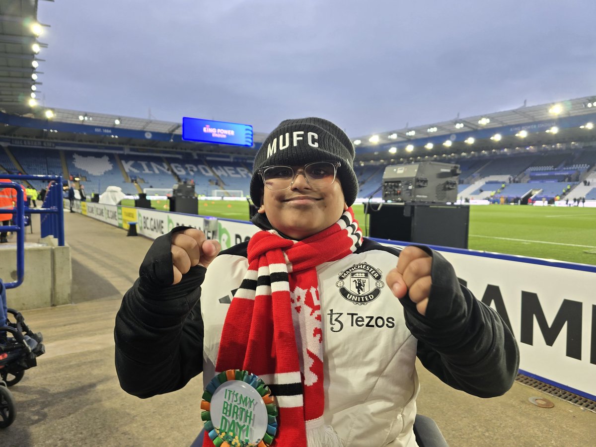 bennymufc's tweet photo. Come on United #MUFC #LEIMUN #PremierLeague #KingPowerStadium #ManchesterUnited #ManUtd #Zayden #MatchDay #Football #LeicesterVsUnited #AmorimsRedAndWhiteArmy #ManUnited #United #PL ๐พ๐ช๐พ๐ช๐พ๐ช https://t.co/4hKSmLlsot