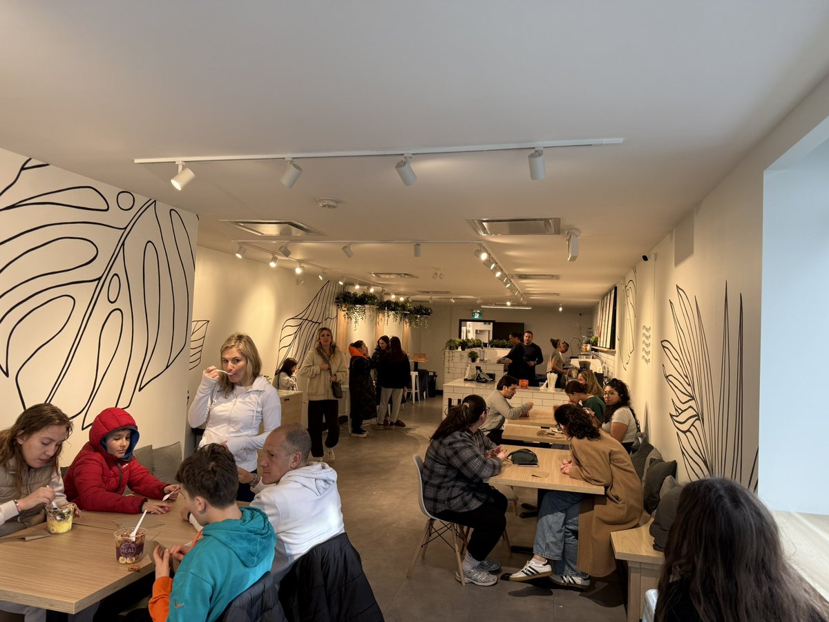 shawnmoniz's tweet image. Crushing a #Salted #Almond #smoothie and a #Nutella #Açai #Bowl for #lunch at @itshealwellness on Avenue road. Grand Opening is packed! Hats off to the opening team and our multi-unit #franchisee. #Fuel for the day! $HBFG 

@blogTO @CityNewsTO @torontolife #QSR #toronto