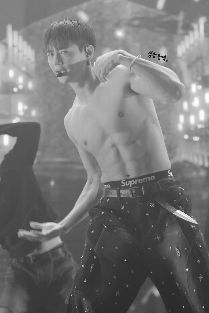 simpleblack1209's tweet photo. 250316 민호 MEAN of my first 마리나 preview (1)

이번엔 매운맛 부터!!!!

#민호 #샤이니 #MINHO #SHINee #ミンホ https://t.co/PF78I7fhwr