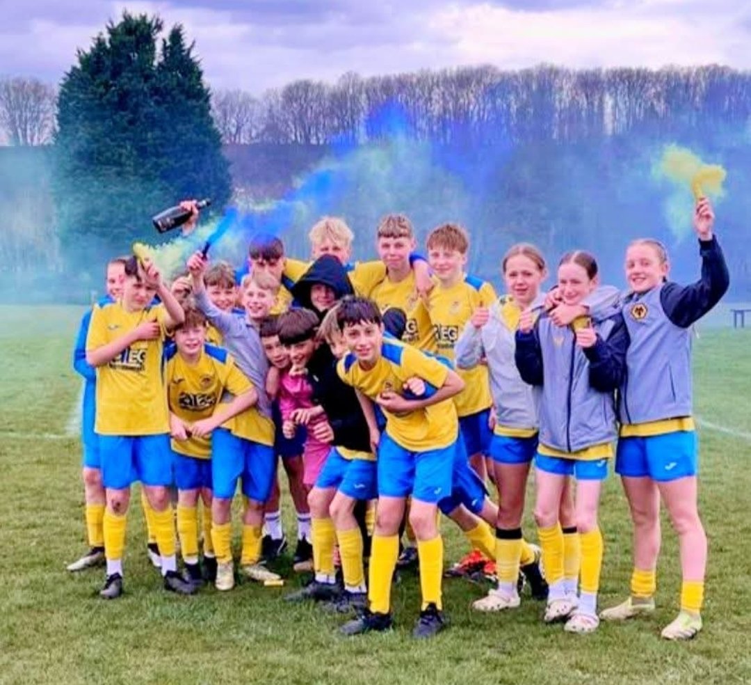 Well done to this bunch ⚽️💛💙⚽️

SDYDL DIVISION 2 Champions and our last home game of the season 24/25

Thanks <a href="/AegMotorhomes/">aeg motorhomes</a> for your sponsorship to the team this Season