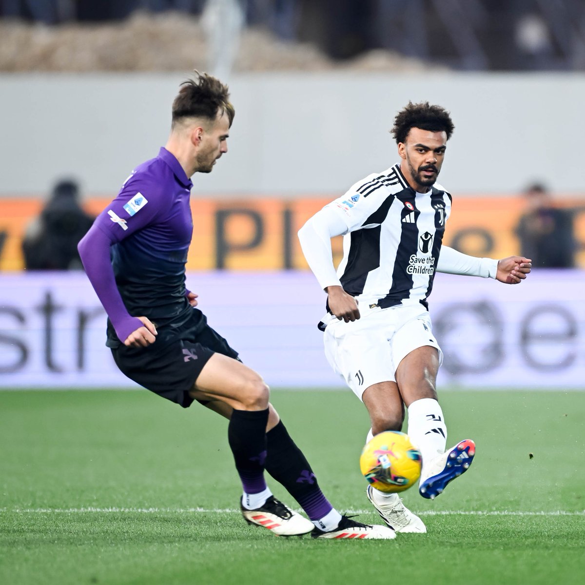juventusfc's tweet photo. 46' | Inizia il secondo tempo

#FiorentinaJuve [2-0] https://t.co/3AbO0Ldy4G