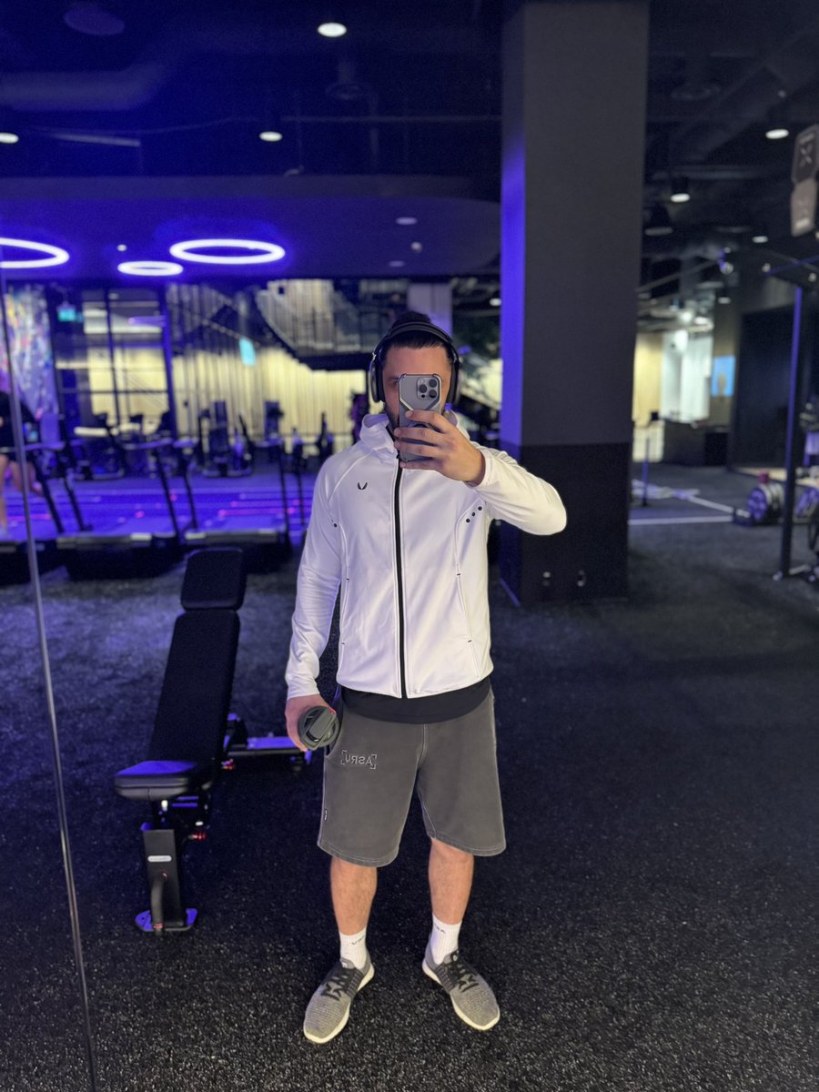 nabu_lines's tweet image. proof of work in the gym.
proof of build on @base 🔵