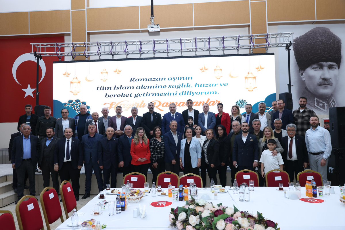 Dinliyoruz, dertleşiyoruz, bereketi paylaşıyoruz.

Keçiören’imizde ve Ankara’mızda yaşayan Yozgat’ın yiğit ve yürekli insanlarıyla bir araya geldik, iftar sevincini birlikte yaşadık.

Ramazan en güzel Keçiören’de yaşanır. 🧿