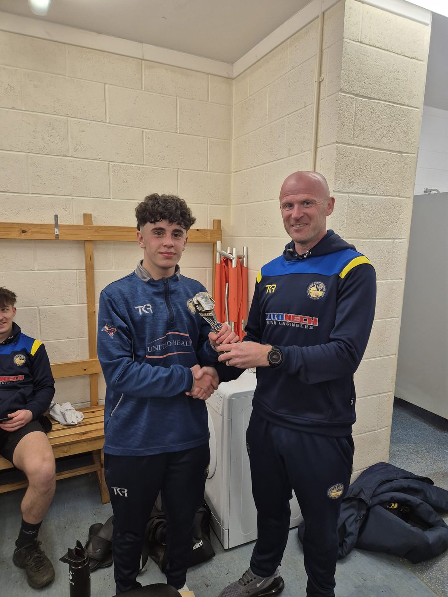 Botty_Dev's tweet image. 3 points in the bag,  4 u16s in the squad &amp;amp; looking at home, regulars looking good,  nice positive day at the office.

MOM to Jayden, pinging balls for fun, well done 👏 

Donkey of the day to Corey Beedle , went to play vets football, no shirt, won 3 weeks on the row 🫏

💛💙