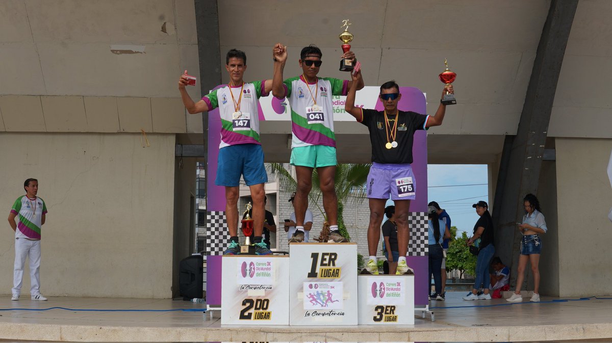 IESSElOro's tweet photo. #IESSteInforma | Hombres y mujeres participaron en la Carrera 3K por el Día Mundial del Riñón, demostrando su compromiso con la salud.
Los 3 primeros lugares de cada categoría fueron premiados. 

¡Gracias por correr junto al Hospital General Machala! 🏃‍♂️💜 https://t.co/ObL7O0qFbP